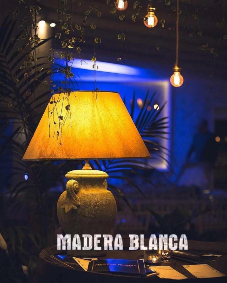 Couette-café Madera Blanca *